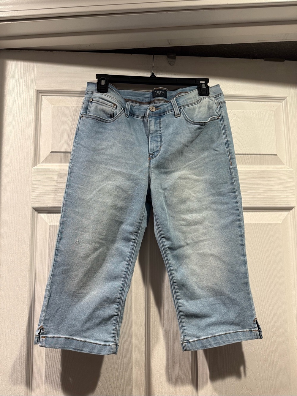 Women's Light Blue Denim Capris with Stretch. Size 10